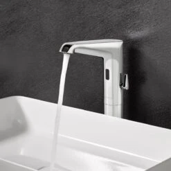 Schell XERIS E² Elektronische Waschtisch-Armatur Mit Unterputz-Netzteil, Hochdruck-Mischwasser, L -Hansgrohe Verkäufe marken schell badarmaturen xeris schell xeris elektronische waschtisch armatur e hd m large kopie 13922022